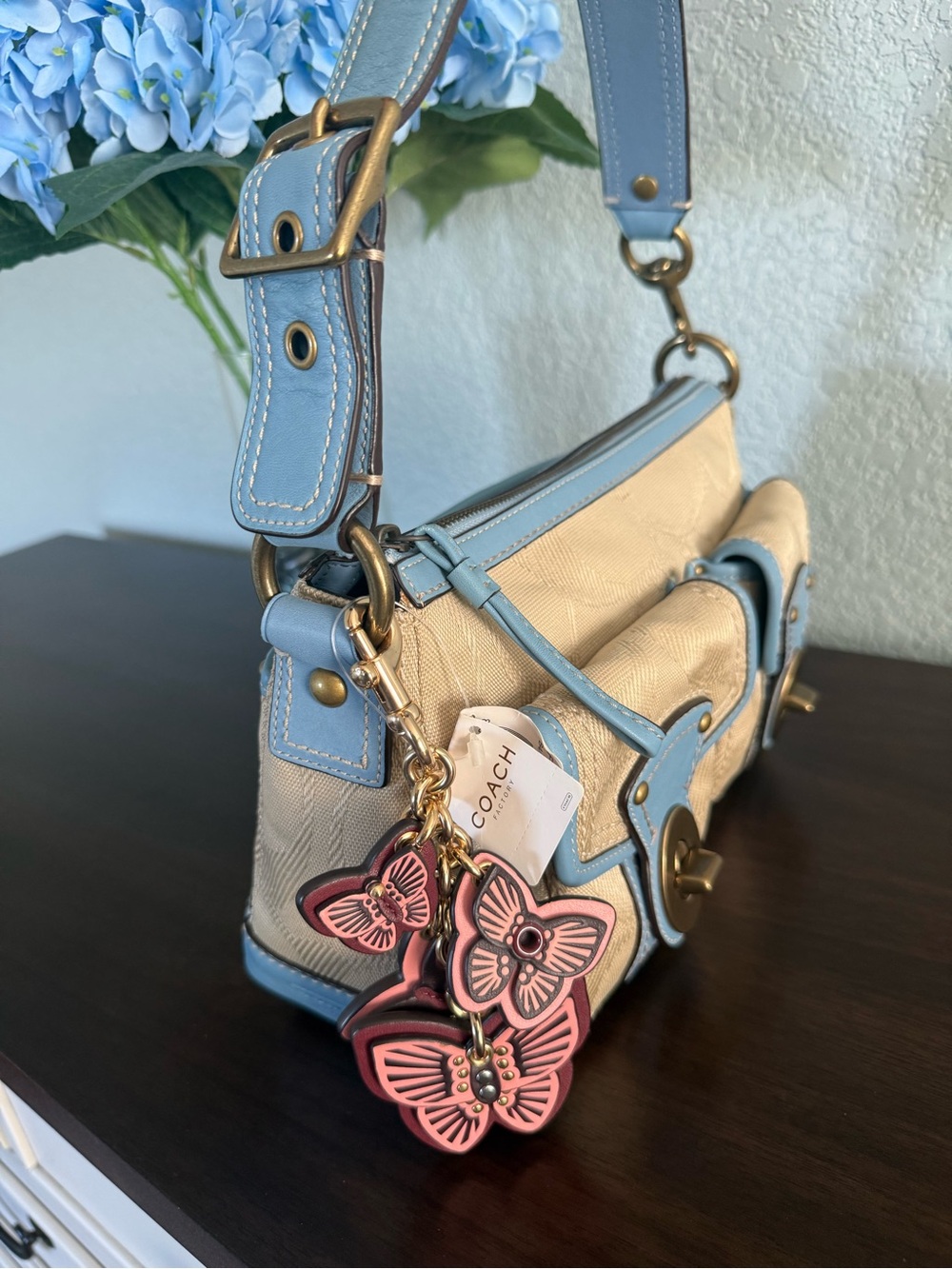 Coach Legacy 65th Anniversary Beige and Blue Shoulder Bag with Turn Lock Pockets - Picture 7 of 8